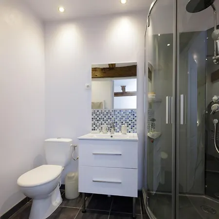 Chartreuse Du Xviiieme Siecle Nyaraló *